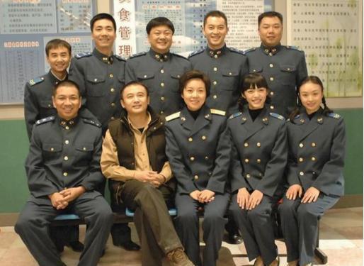 闫妮|闫妮不再沉默，捅破与赵本山的“窗户纸”，难怪当了16年单亲妈妈