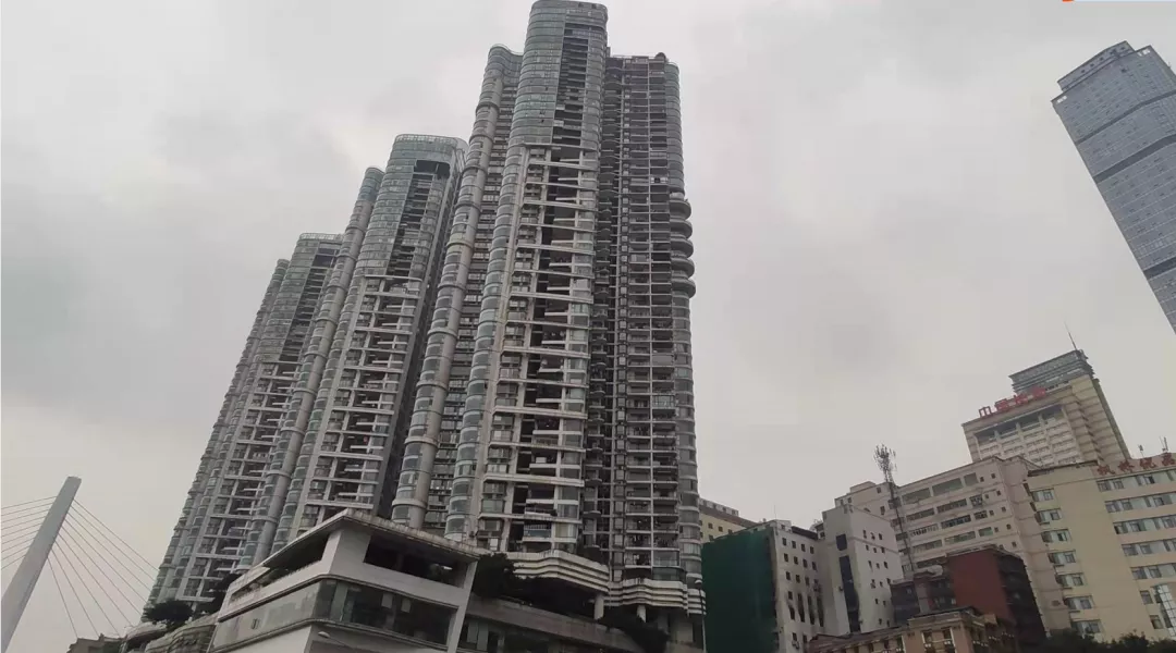 重庆|重庆朝天门房价破10万一平，周边豪宅却不涨反跌，炒房客血亏！