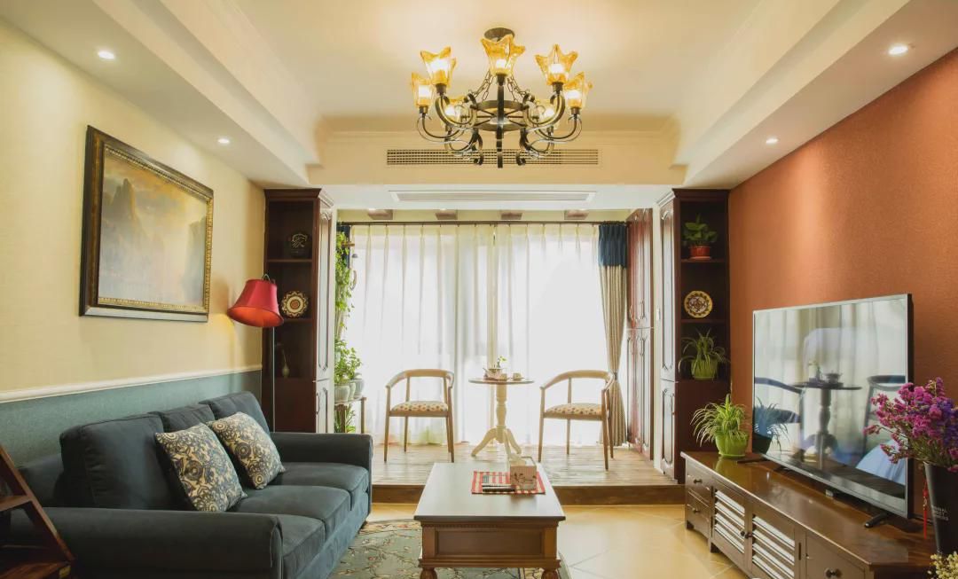 |晒晒120㎡新家,阳台的设计朋友都说好,简单一改就多几排柜子用