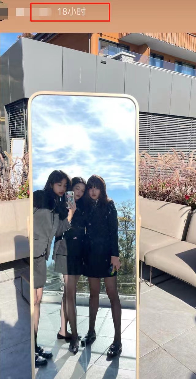 李嫣|李嫣返回国外学校，跟好闺蜜一起拍照，心情大好