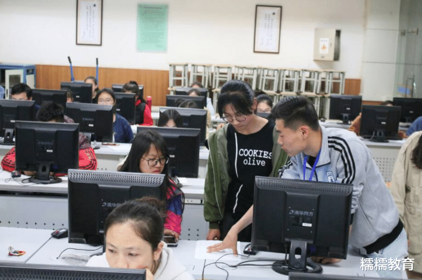 教师|公务员的“铁饭碗”或将改变性质？工资调整，这让教师如何自处