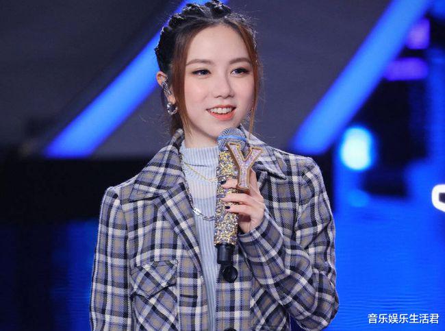 娄艺潇|《我们的歌》虽收视率下滑赛制遭吐槽，但有三张王牌保证最终收视