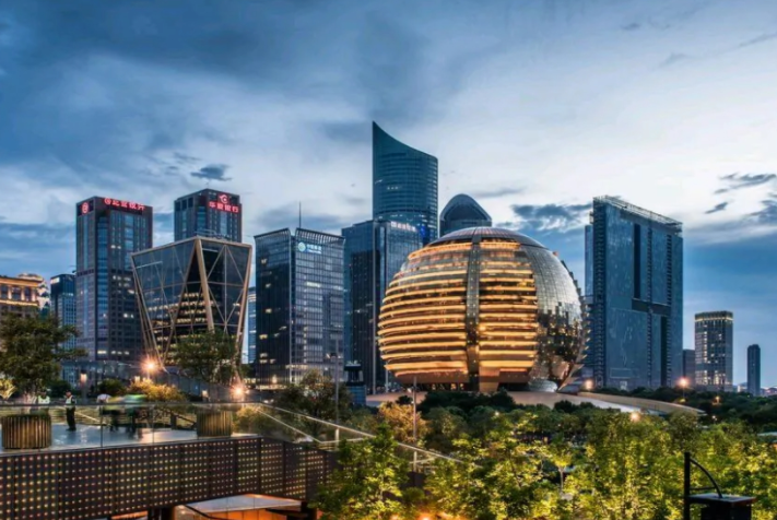 一只之旅行 国内各城市资金总量排行榜：东部沿海城市就占了8个，竞争激烈！