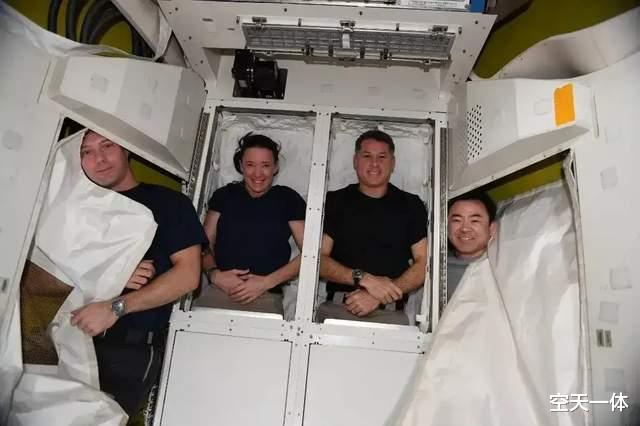 太空 太空娇娃，俄罗斯女航天员好漂亮，为拍电影真的要去国际空间站？