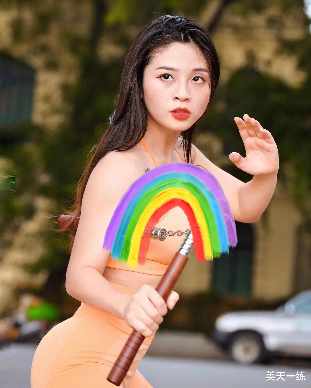 李小龙|越南女版“李小龙”,身材美得恰到好处,坚持健身自信满满