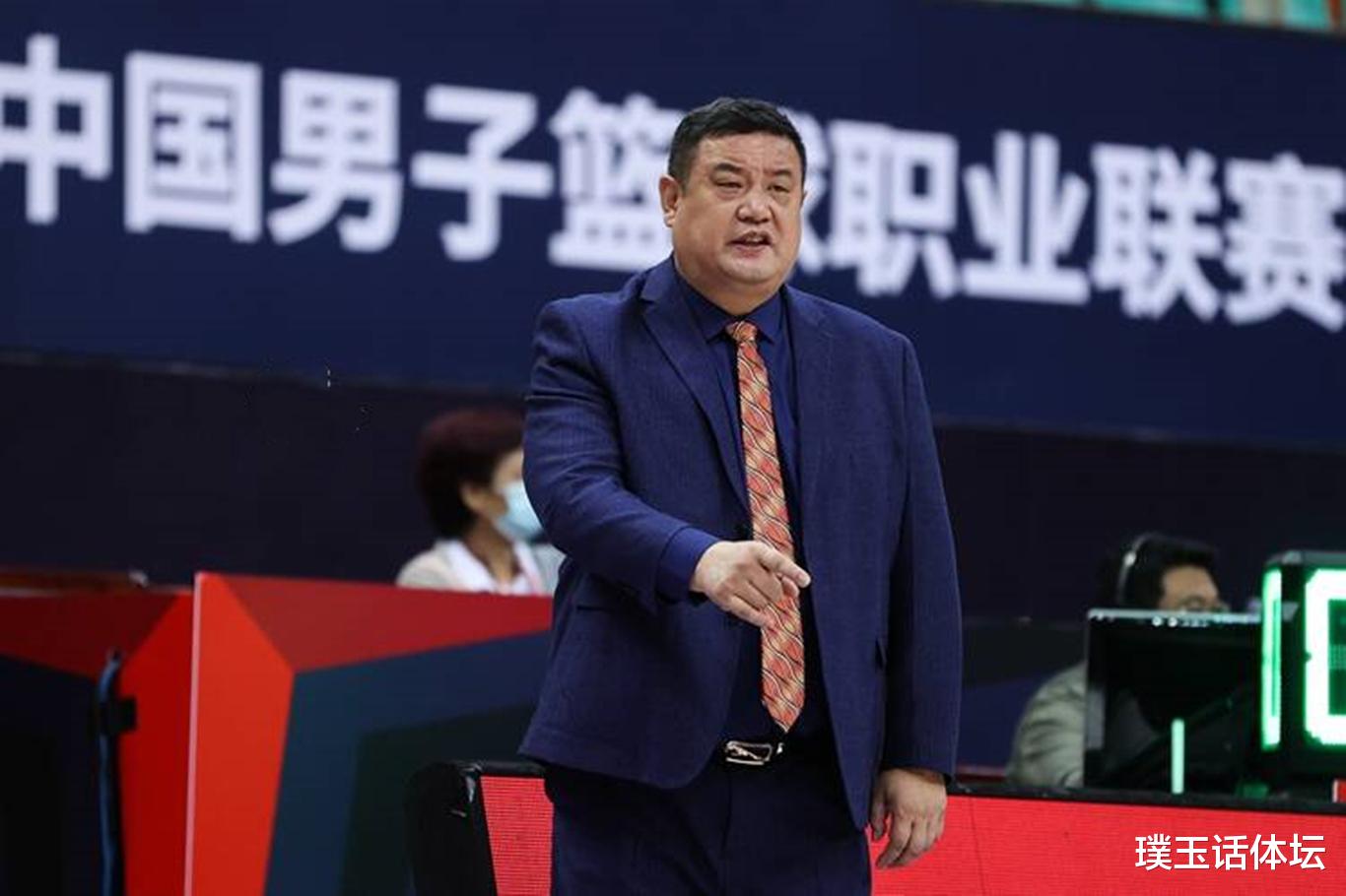 山东男篮|CBA齐鲁大战山东胜青岛，听听赛后名帅徐长锁和吴庆龙如何点评？