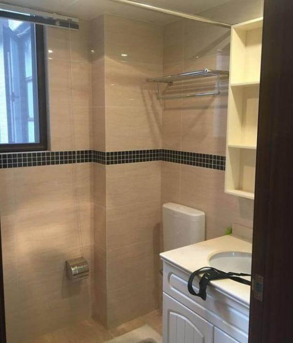 |新房终于拿到钥匙，进门一看就懵了，这就是开发商所谓的精装房？