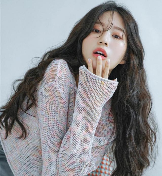 卷发|别再留黑长直了，今年流行这些“神仙”卷发，时髦又撩人