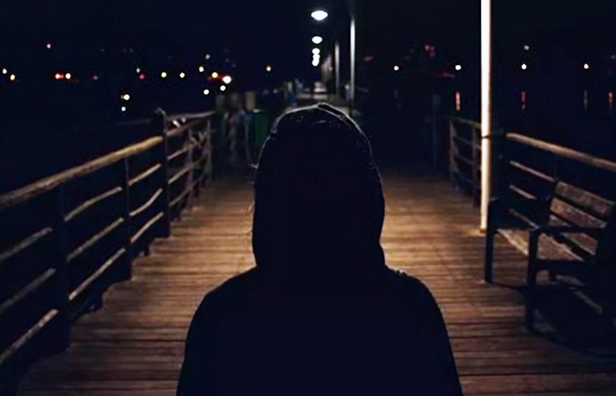 情趣奇闻|钦州特大杀人案,凶手梁积倩持刀连屠六位亲人,曾多年受辱