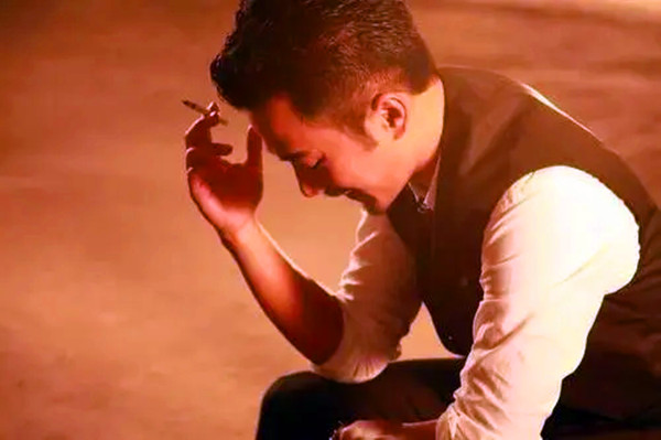 导师疯了 “怒砍女友案”始末：男子抛妻弃子与女子相恋，最终砍其60多刀