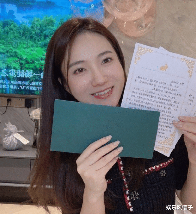 散打哥|《心动4》洪成成公开男友正面照，年纪显小像弟弟，没有cp感