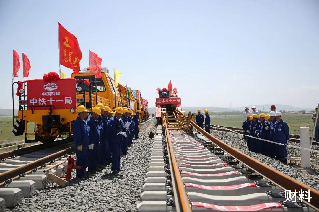 财料 高铁一直亏损？国家“出手”，未来票价或迎大改，已有高铁先行