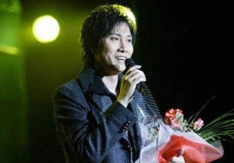 吴孟达|31岁登春晚一曲而红，粉丝们以为他退休了，其实早已遗憾离世