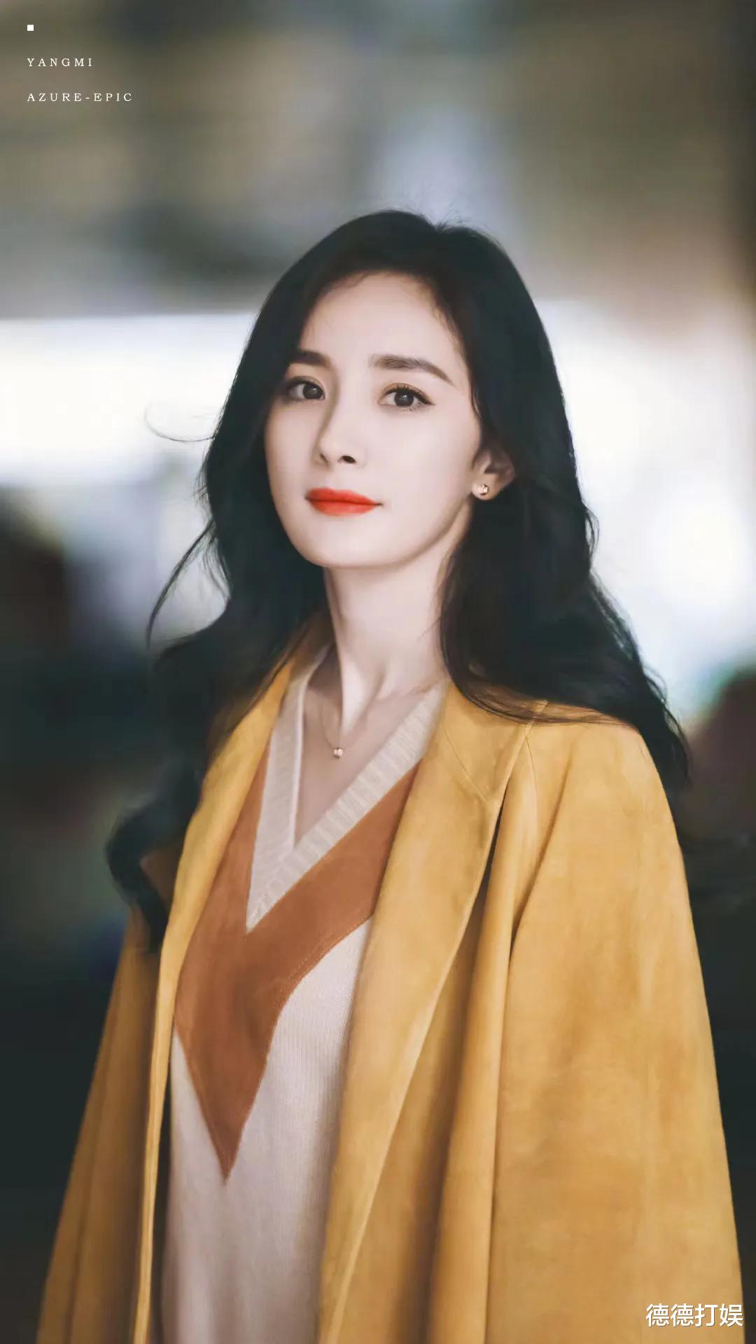 杨幂|杨幂四岁进剧组,越黑越红,到底是善于伪装还是真的人间清醒?