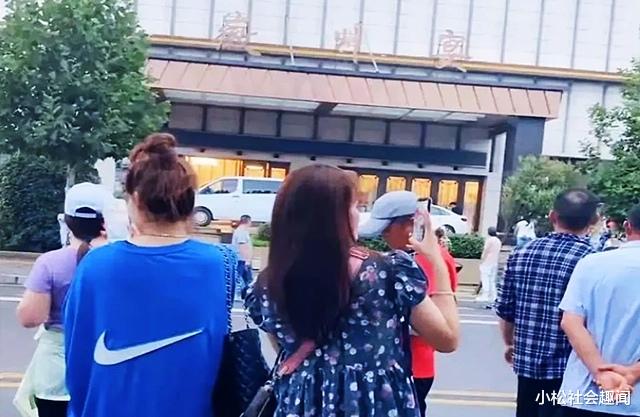 徽州 徽州宴老板个人身家曝光，名下数十辆豪车，老板娘并非是无的放矢