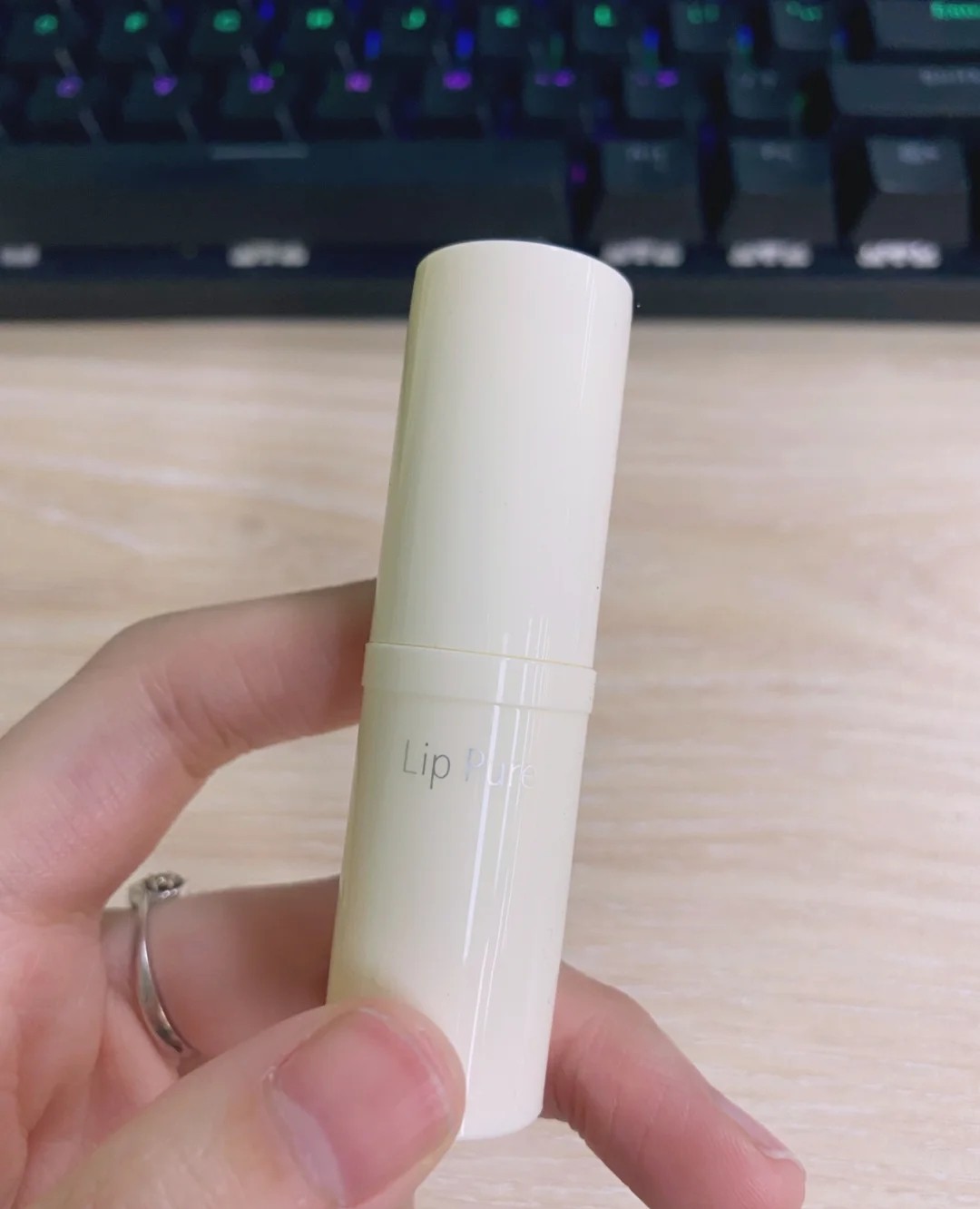 大衣 这3款唇膏出来挨打！孕期不想猪油嘴，不想得唇炎的赶紧扔垃圾桶