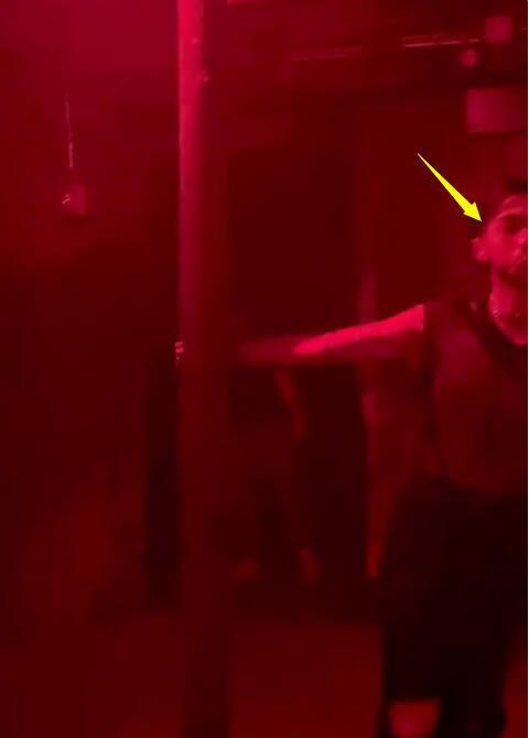 伊能静|伊能静儿子与友人蹦迪？穿透明上衣秀身材，动作妖娆妩媚