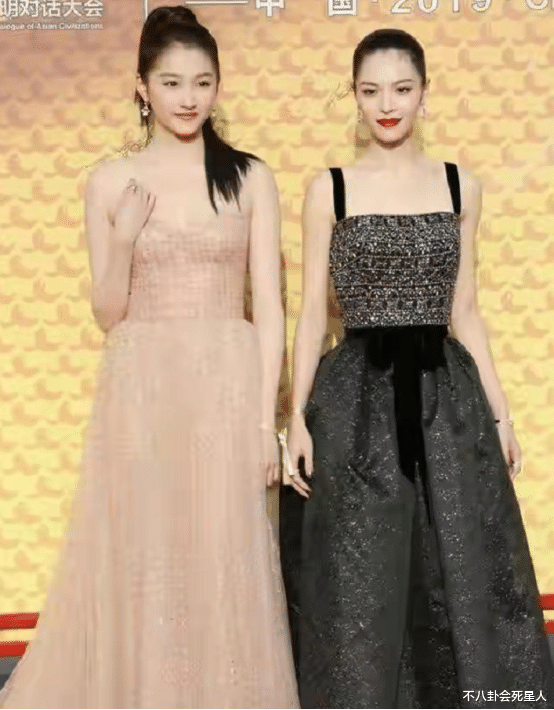 迪丽热巴|女星红毯露肩装，斜方肌、膀子大、背厚，“露肩杀”变“露肩死”