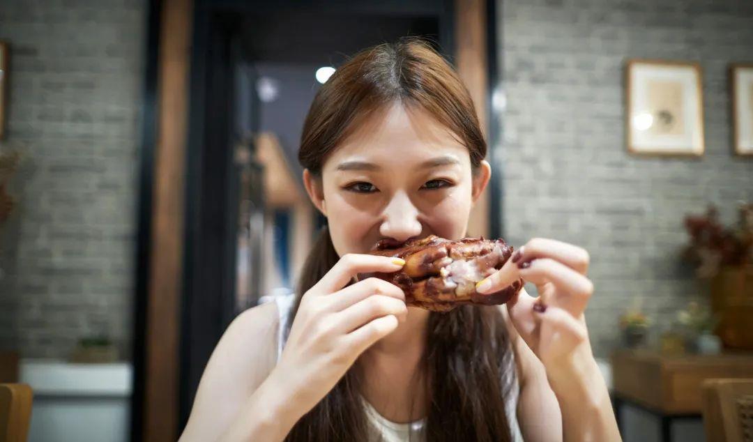  为何动物不吃盐可以生存，而人类却不行？猿人不吃盐怎么可以活？