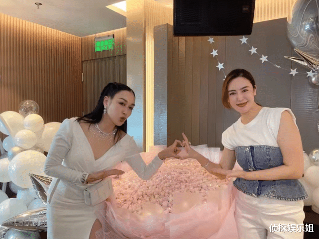 钟丽缇|钟丽缇51岁庆生现场曝光，着开叉拖尾裙展婀娜身姿，状态超冻龄