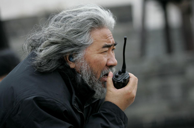 张纪中|张纪中有什么魅力？妻子取卵70颗，只为生子，身价曝光后，难怪呢