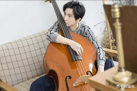 薛之谦|与前女友互撕被重锤，口碑崩坏的他，如今对女歌手开黄腔再惹争议