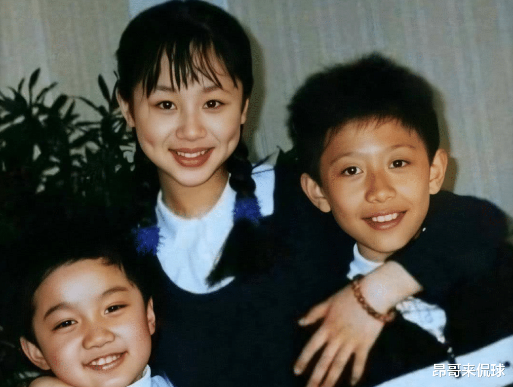 童星|长残的童星扎堆，长大后颜值逆袭的童星，居然也不少