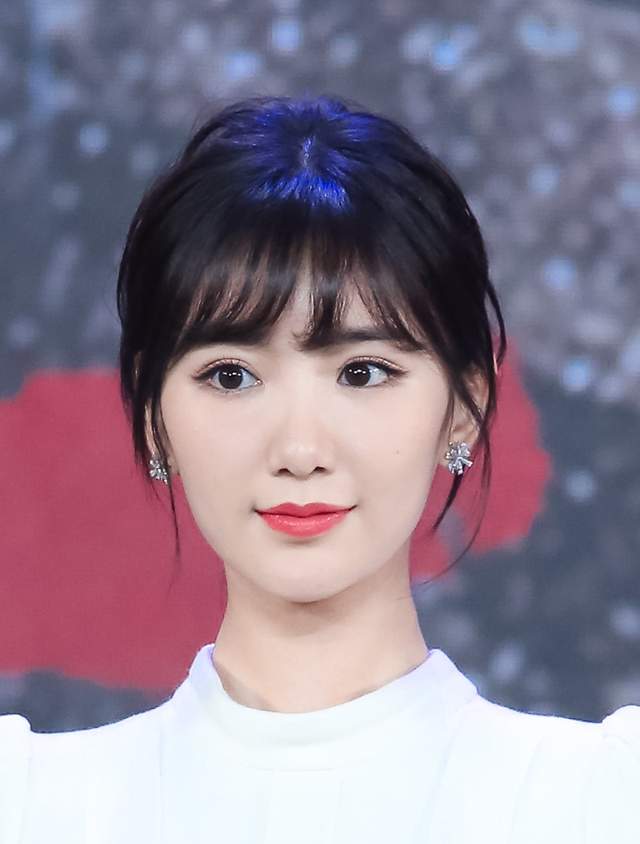 美瞳|眼睛好看的4位女星，不仅明亮动人还自带美瞳，网友：是心动感觉