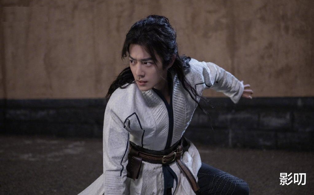 肖战|肖战新剧《黑雾》疑似曝光，粉丝无意说漏嘴，作品题材对标王一博