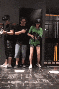 小叶娱记|神回复：让你跟这妹子，在一个屋里待24小时，你会愿意吗？”