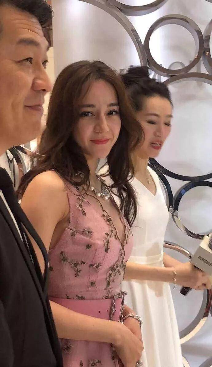 底妆|迪丽热巴颜值忽高忽低？扛不住4K镜头，都是底妆惹的祸