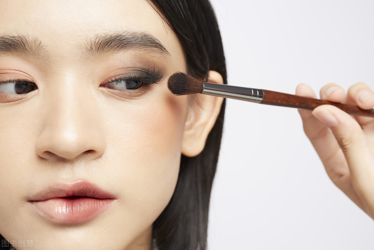 药师芸朵妈妈 长时间看手机、电脑，刷短视频，出现眼睛干燥？不妨试试这些措施