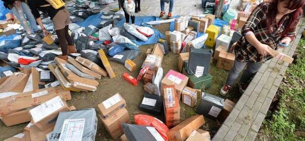 情微说 实体店一件衣服卖500元，网上才卖几十块？内部人员说出答案