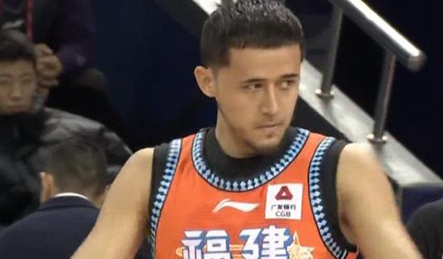 波特|广厦队2节轰60分！三分球17中8，赵岩昊爆发，福建主教练生气了