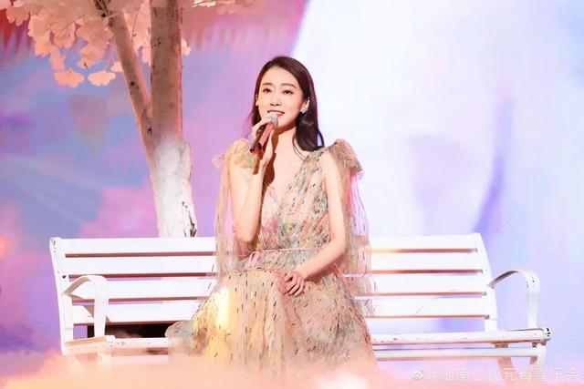 张小斐|刚走红就和自己粉丝杠上了，张小斐耍大牌还是明智？