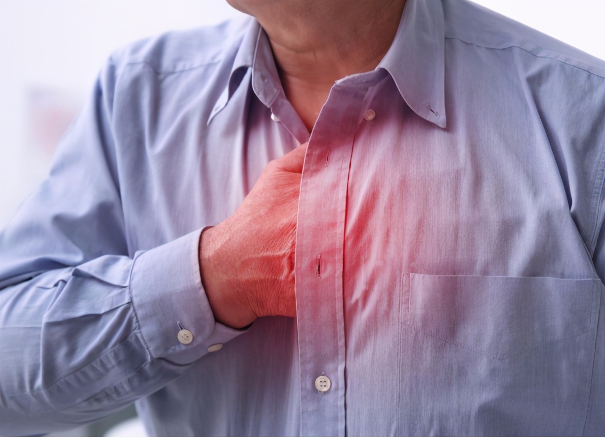 睡眠|男性睡觉时有4种“异常”，肺或已“烂如蜂窝”，若你没有，肺还算轻松