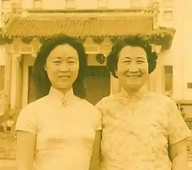 不惑之年|琼瑶数学考了20分,妹妹考了98分,母亲:你怎么就不能像你妹一样