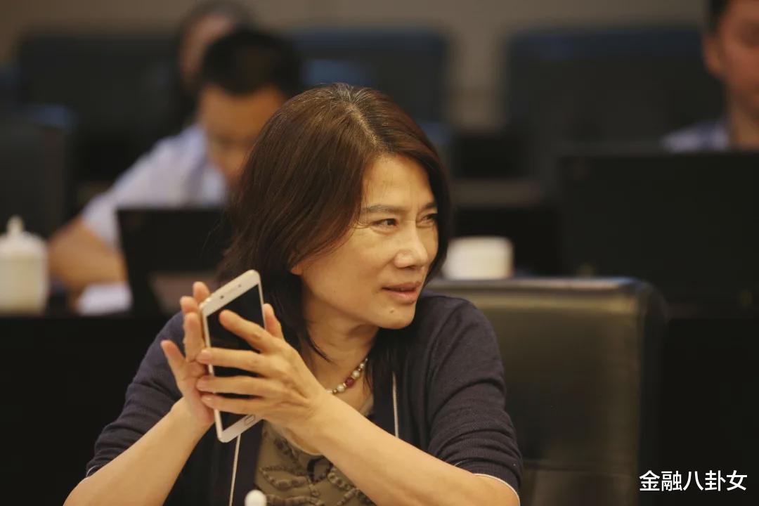 单反|造手机这6年，董明珠的脸肿么了？