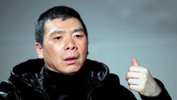 冯小刚|冯小刚病情再次恶化，妻子伤痛不已：钱多也没有用了