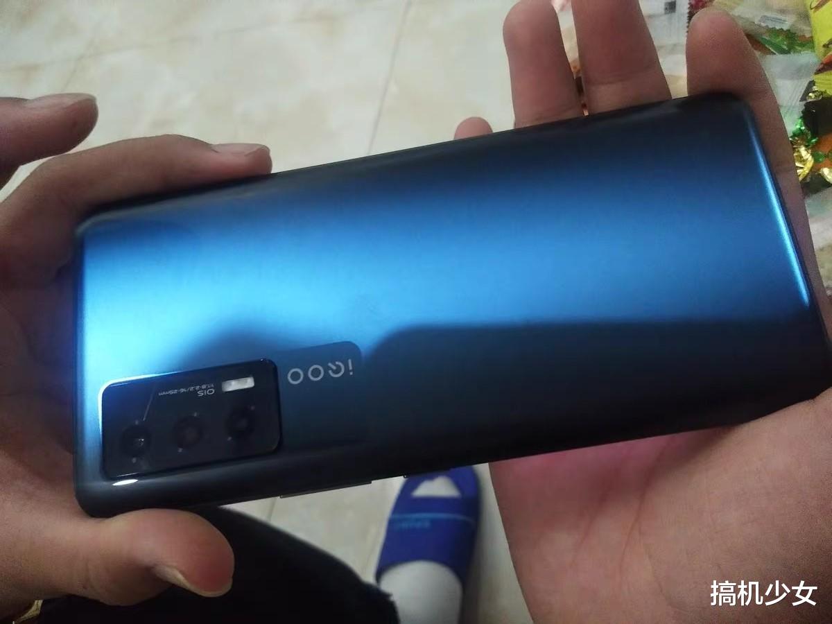 芯片|vivo真香游戏手机，骁龙870+独显芯片，12+256GB仅2299元