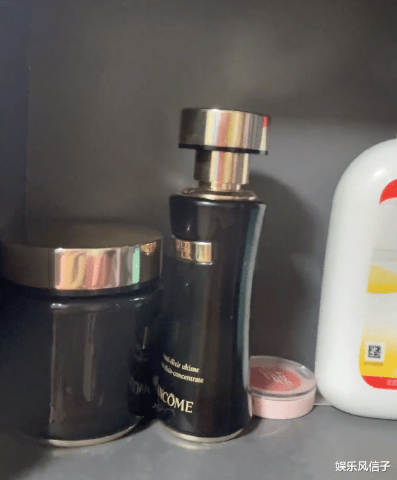 鸡胸肉 田静被指责用贵妇护肤品，无奈出售梳妆台，2万就能全带走