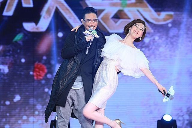 主持人|美女王冠近照，少女感十足，清秀优雅漂亮依然，自曝37岁没对象？