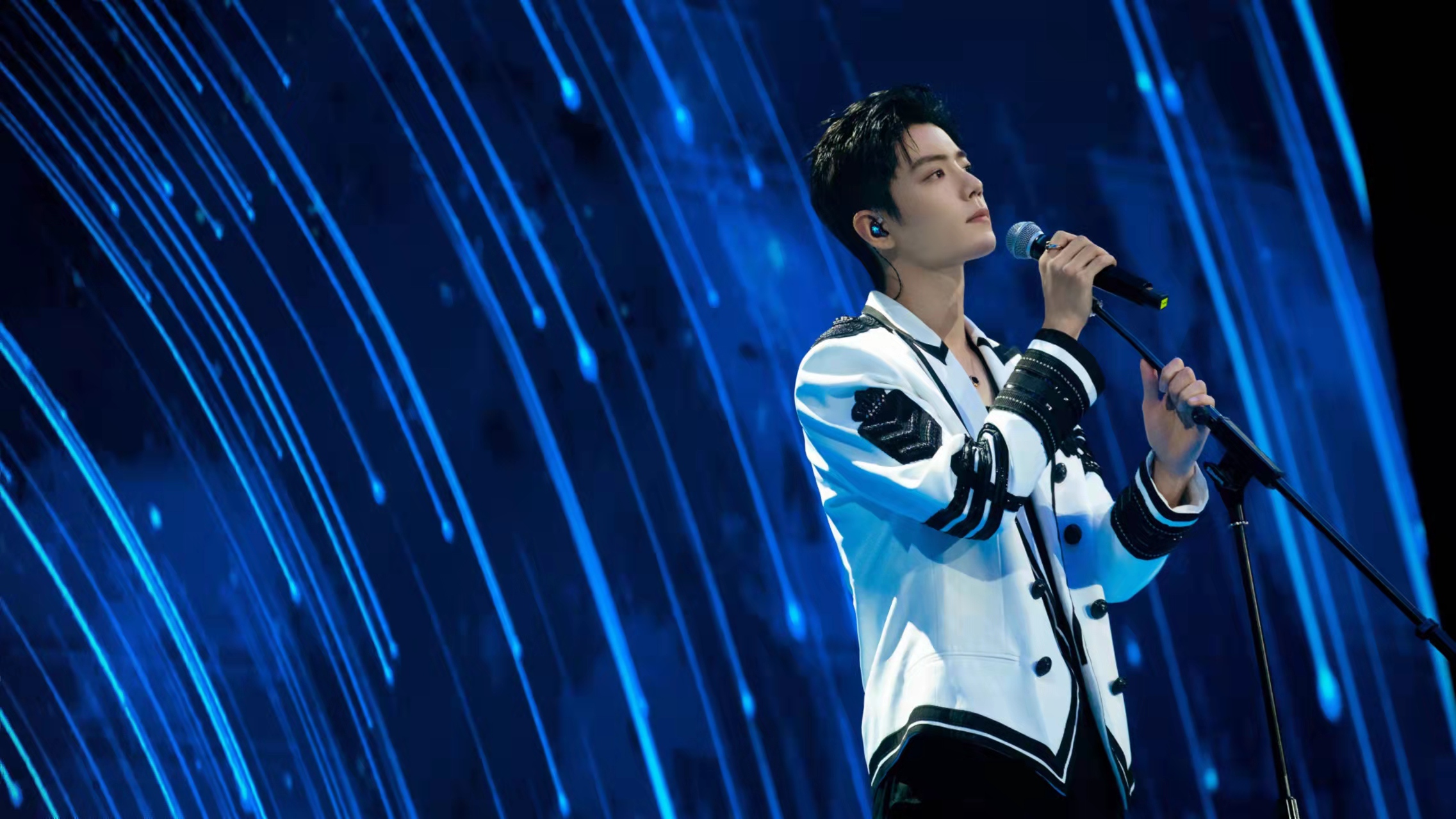 肖战|一年收获28个代言，肖战全新形象很亮眼，新剧《王牌部队》或将提前上线