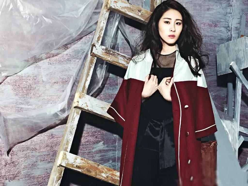 张碧晨|歌界女神张碧晨，妈妈身份丝毫没改变高贵的气质与性感的身材