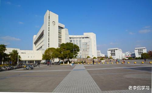 老李侃学习|歌手张杰任职上海大学，网友质疑专业不对口，校方已作出明确回应