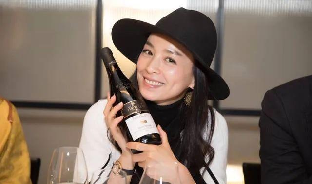 张庭|张庭事件再度升级！夫妻二人上演金蝉脱壳，陶虹或成背锅侠