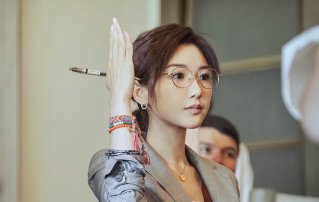 何欢|《埃博拉前线》何欢被杀很意外？看清剧中暗示，才明白这就是现实