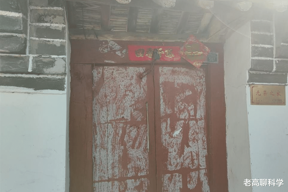 航天员 聚焦航天员王亚平:瞒着父母报考高中,跳伞后才害怕,开4种飞机