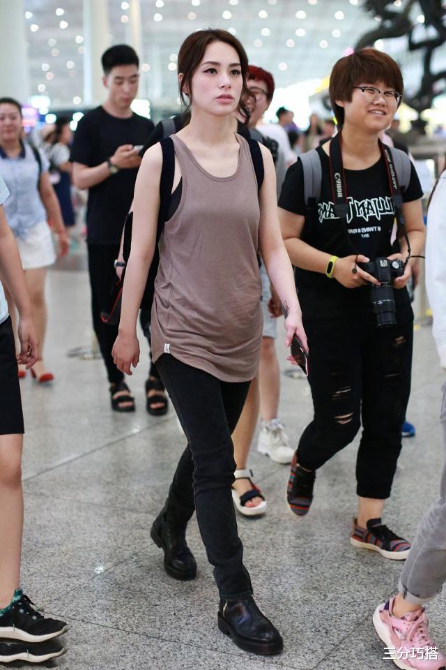 柳岩|柳岩真是任性，穿条“男人汗衫”就出门，这身材实在是太“招摇”