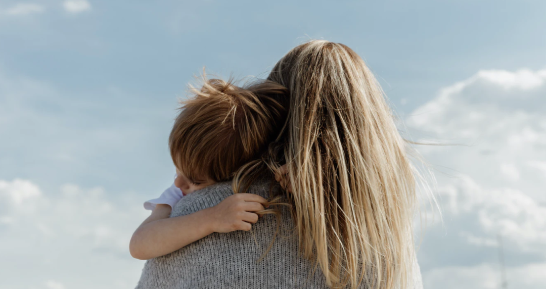软妈硬爸|只因一句话,22岁女儿和父亲先后跳江:别让情绪失控,毁掉孩子的一生